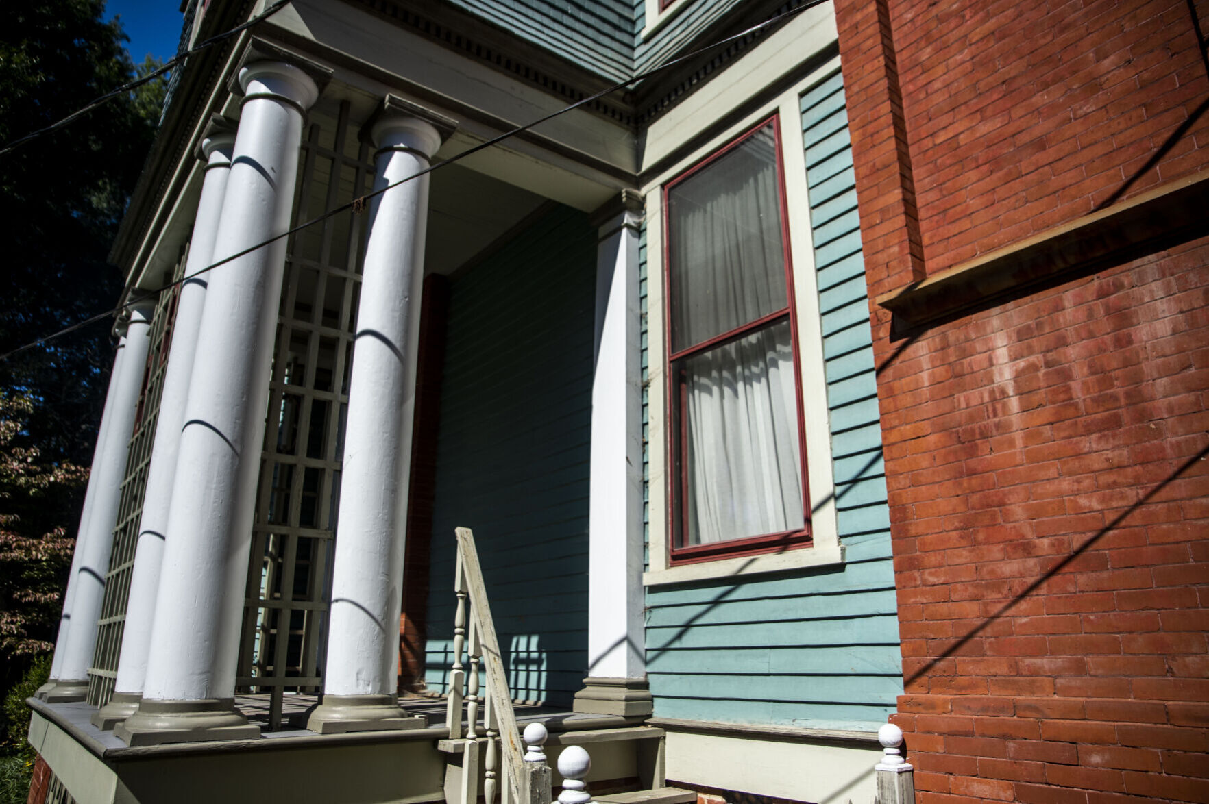 400 Madison St